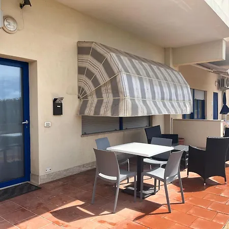 Casadamare Holiday home *